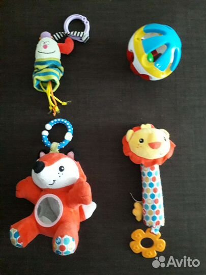 Развивающие игрушки для малышей пакетом