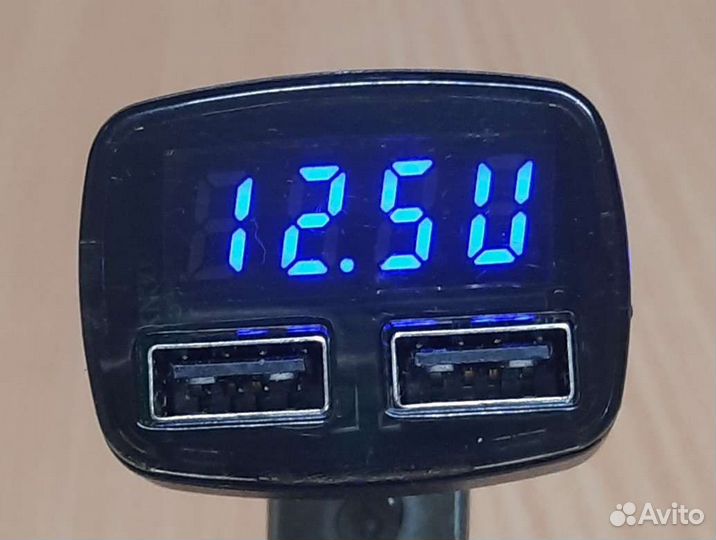 Зарядное устройство USB в прикуриватель вольтметр