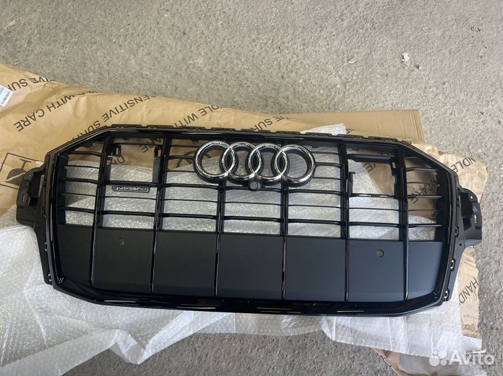 Решетка радиатора Audi Q7 4m