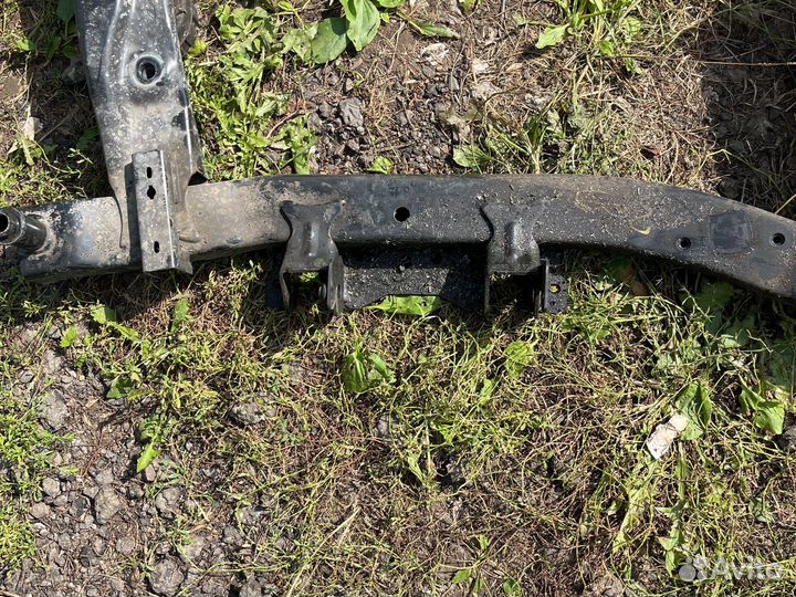 Рено каптюр подрамник 1,6 сvt