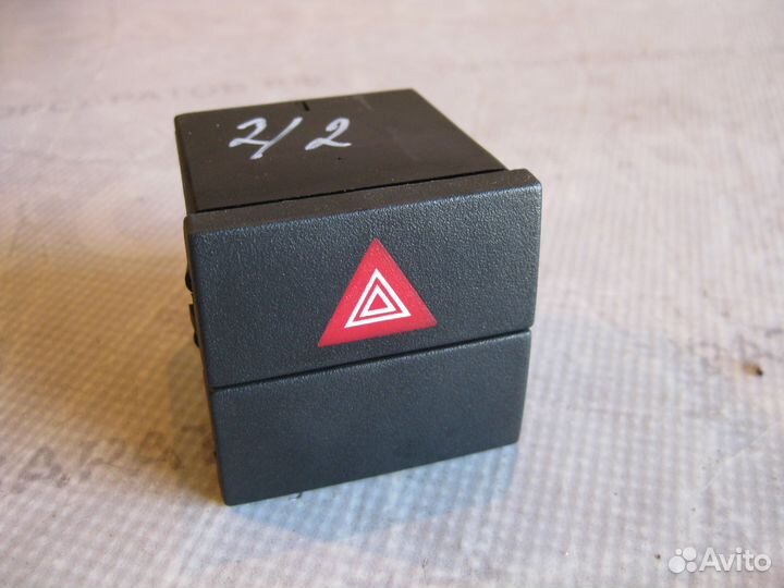 Кнопка аварийной сигнализации Опель Мерива А