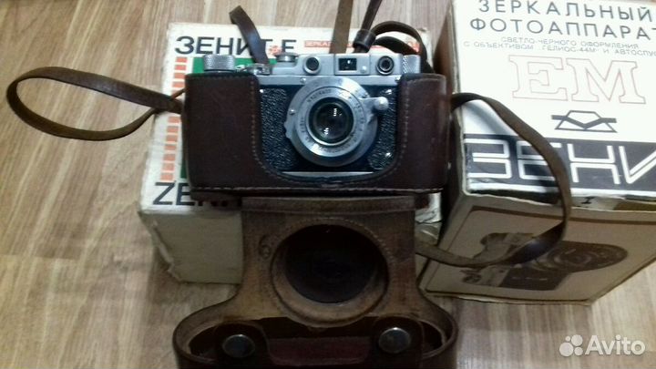 Фотоаппарат Зенит Е, ем, Зоркий