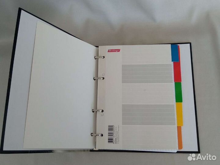 Тетрадь на кольцах с закладками с котёнком