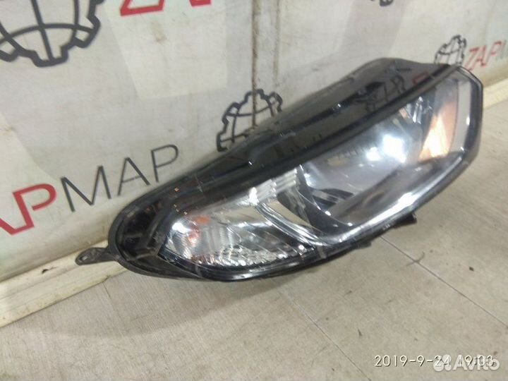 Фара правая Ford Ecosport B515 2014-2018