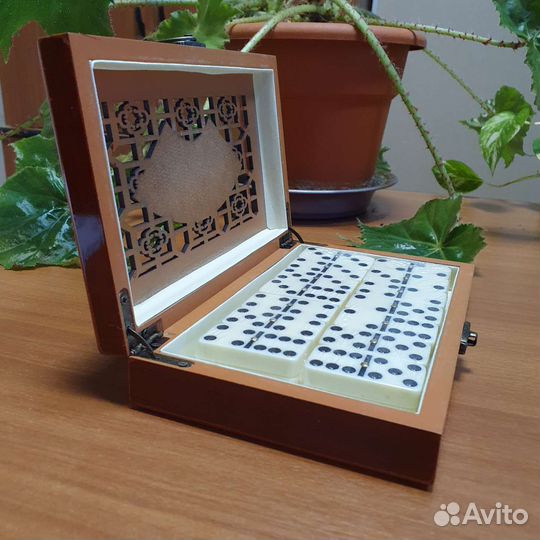 Домино новые в футляре