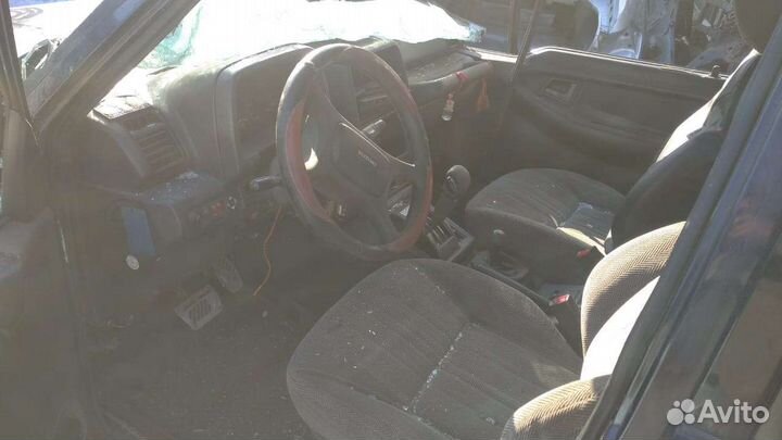 Сиденья передние. Suzuki Sidekick