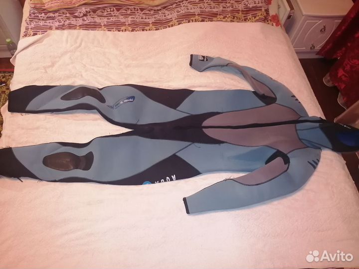 Гидрокостюм