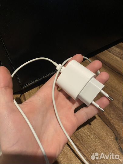 Зарядное устройство для телефона