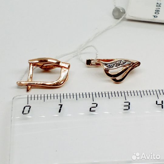 Серьги с синтетическим камнем Золото