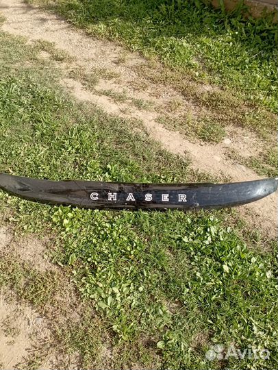 Дефлектор капота