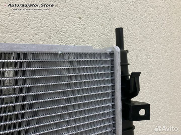 Радиатор охлаждения Форд Фокус 04- 16