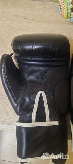 Боксерские перчатки