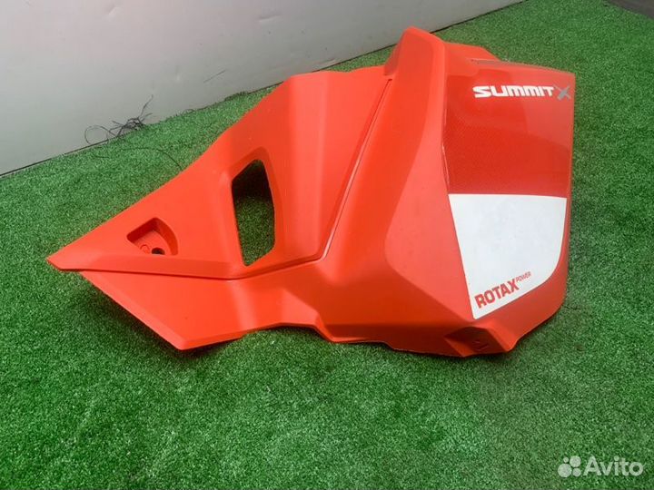 517306871 Панель боковая правая красная G4 Ski-Doo