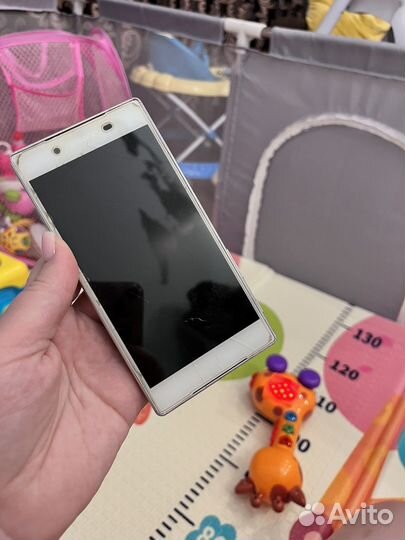 Телефон Sony xperia z5