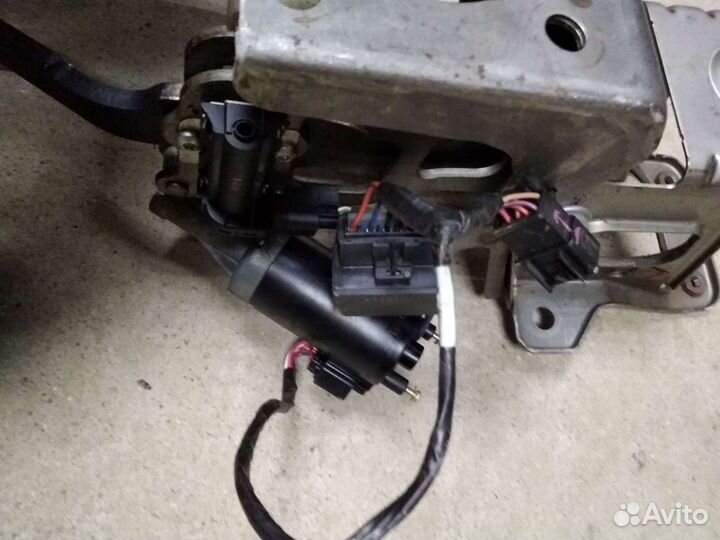 Педаль тормоза Chevrolet Trailblazer GMT360