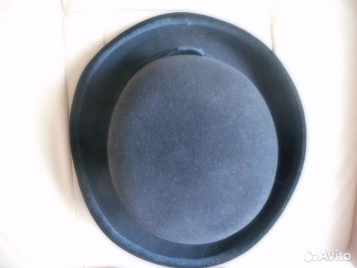 Дамская черная шляпа