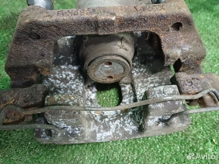 Суппорт задний левый Ford Focus 3