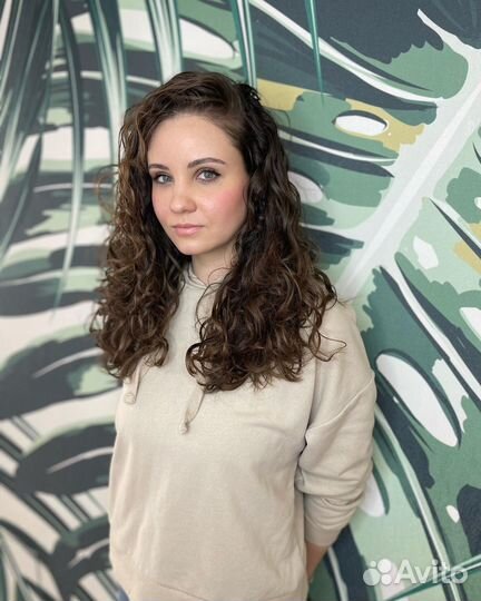 Парикмахер по кудрявым волосам