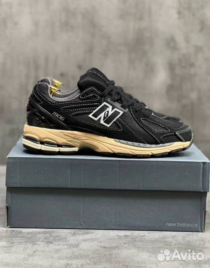 Мужские кроссовки New Balance 1906R Black