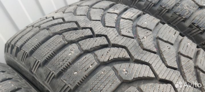 Bridgestone Blizzak Spike-01 235/60 R18 107T