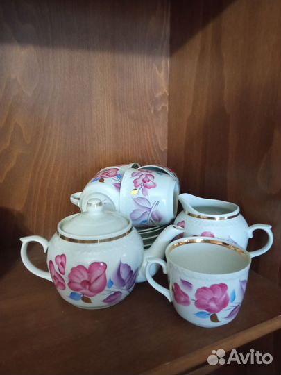 Сервизы и посуда