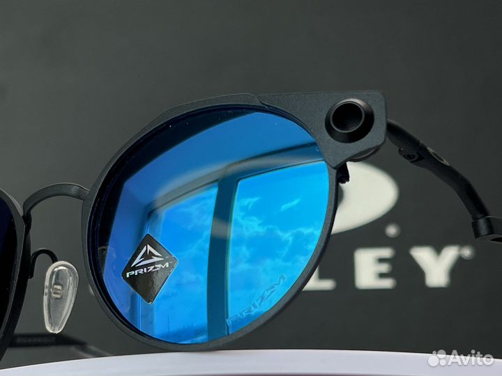Солнцезащитные очки Oakley Deadbolt Sapphire