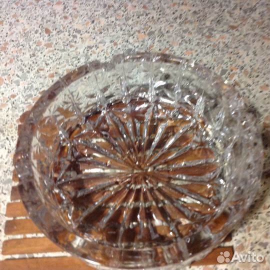 Продам хрустальную пепельницу, новую