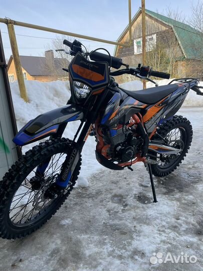 Мотоцикл - эндуро