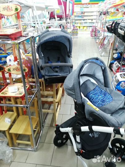 Детская коляска Adamex Avila (3 в 1)