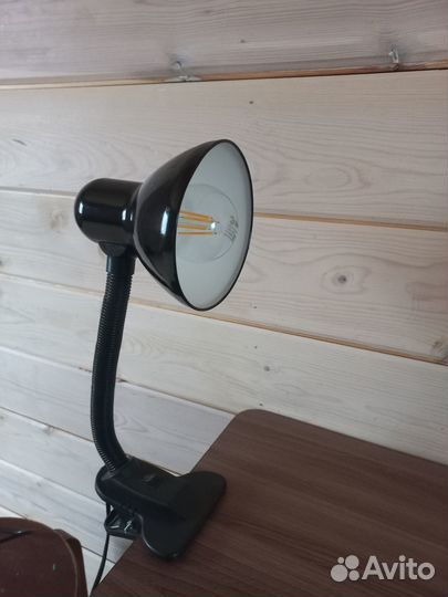 Настольная лампа