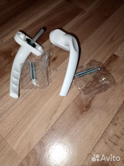 Вешалка настенная. Ручки оконные