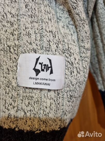 Свитер женский с вышивкой, размер L