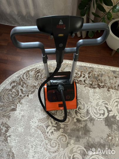 Отпариватель для одежды напольный