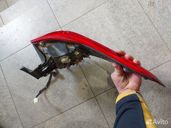 Задний левый фонарь Toyota Fortuner внедорожник