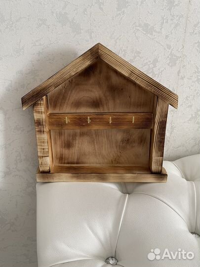 Ключница из дерева