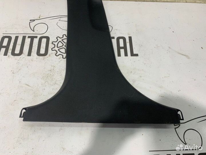 Накладка центральной стойки левая Kia Ceed JD 2012