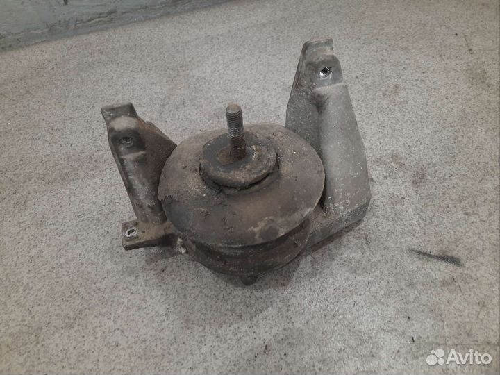 Подушка двигателя audi 100 C4