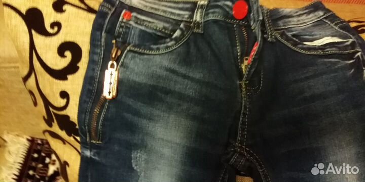 Джинсы