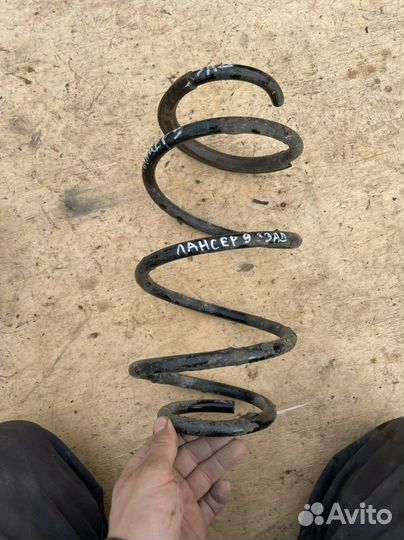 Пружина задняя Mitsubishi Lancer 9