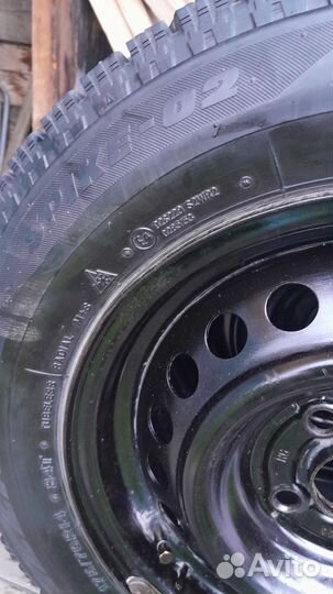 Bridgestone Blizzak Spike-02 175/70 R14 84T