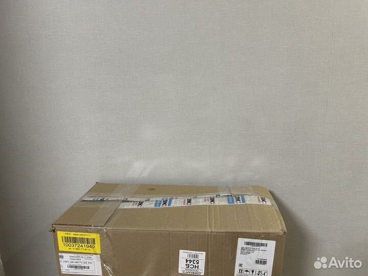 Коробка с одеждой