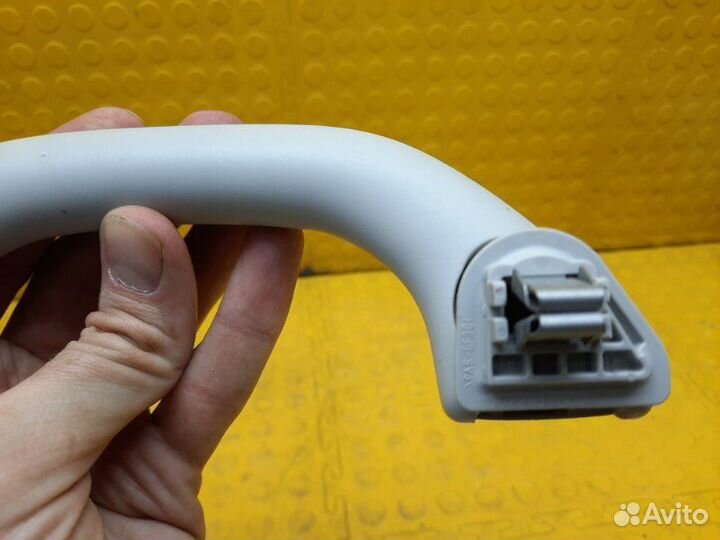 Ручка салона задняя Skoda Octavia cwva 2017