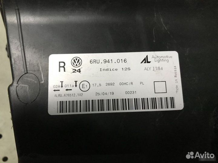 Фара правая Volkswagen Polo