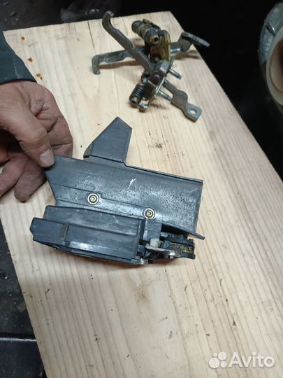 Замок передней правой двери Renault Logan 2