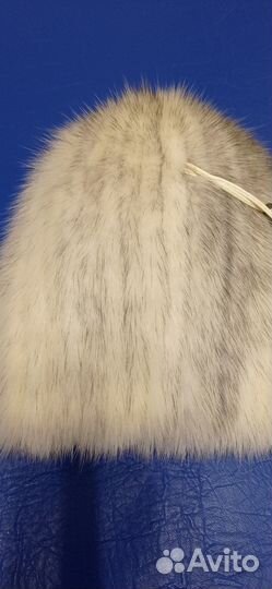 Головные уборы женские зимние