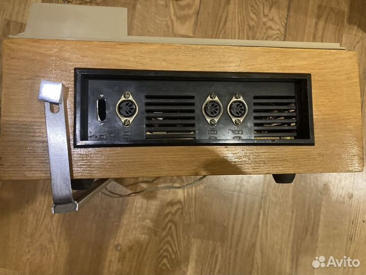 Катушечный магнитофон Daina