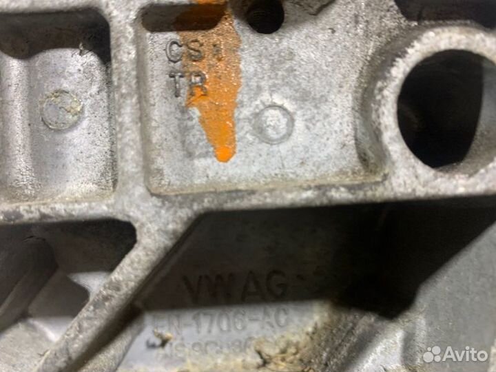 Кронштейн кпп Skoda Octavia A5 BSE 2011