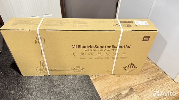 Электросамокат Xiaomi Mi Electric Scooter Essentia