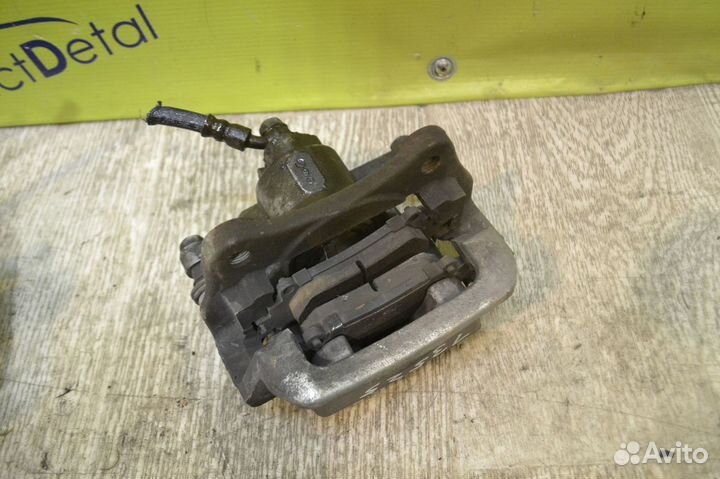 Суппорт задний левый Lexus RX 2 3