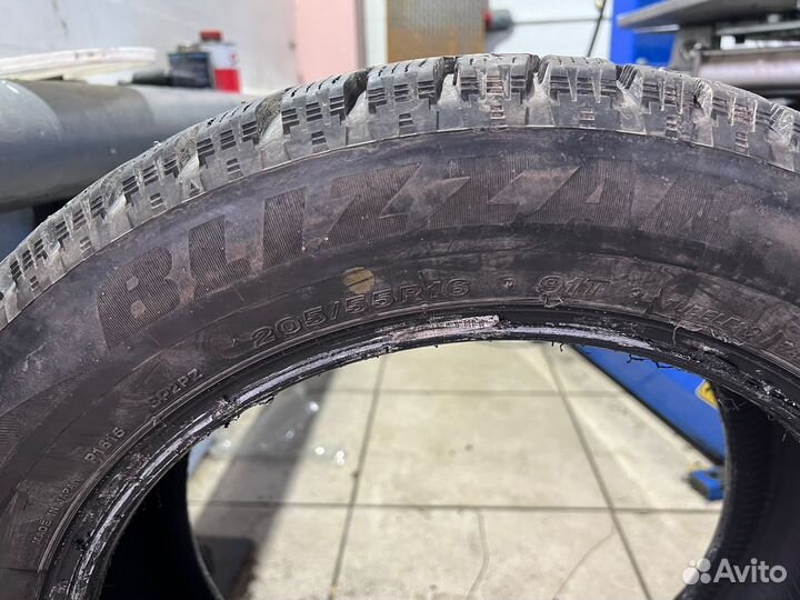 Bridgestone Blizzak Spike-02 205/55 R16